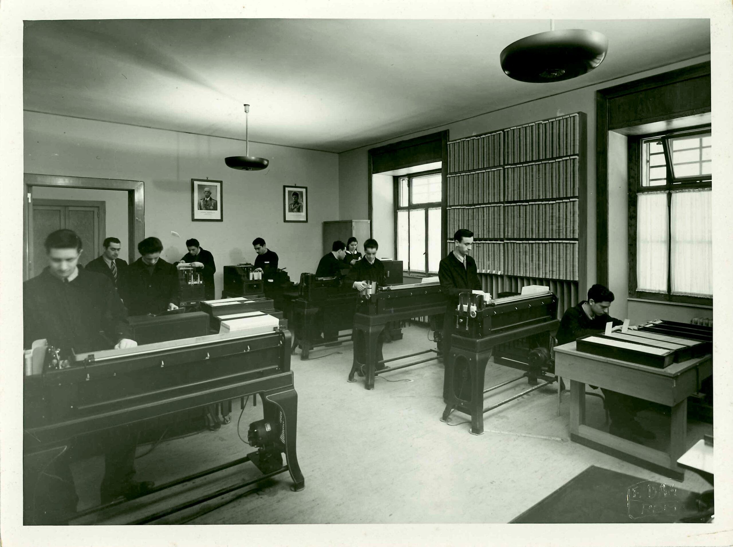 Ufficio Centro Meccanico presso la sede INA a Roma (anni '30 del XX sec.)