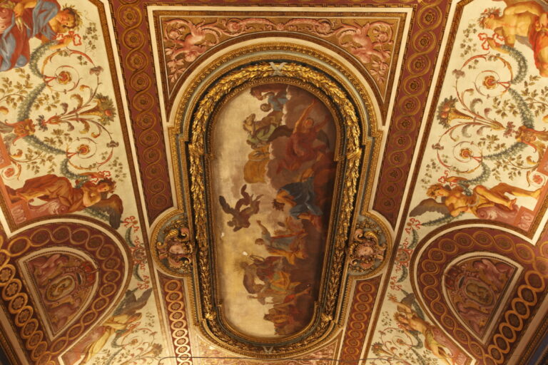 Le decorazioni di palazzo Bonaparte / ph. Andrea Artoni
