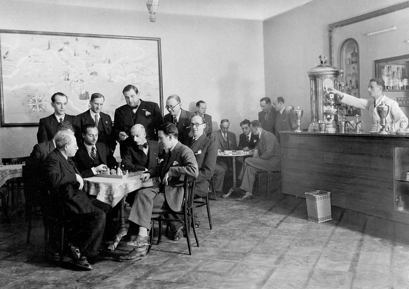 Recreative activity at the Company's recreational club in Palazzo Stratti (1935)