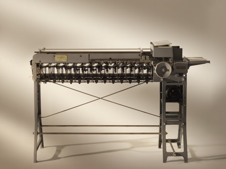 Selezionatrice di schede perforate (anni trenta del XX sec.) / ph. Massimo Gardone