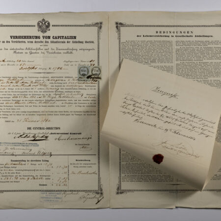 1. Polizza vita di Feige Gottlieb (Czernowitz, 31 gennaio 1862) con particolare del certificato Kurrentschrift / ph. Duccio Zennaro