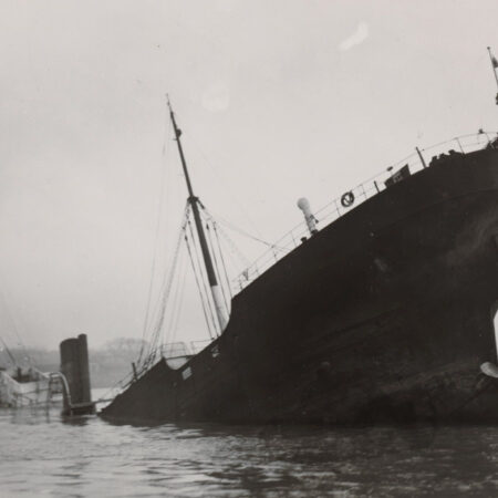 Inspection of the steamship Comitas, accompanying photo (Vlissingen, December 1939)
