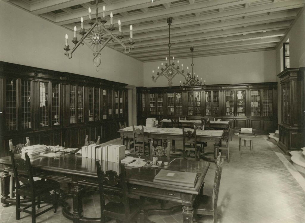 Biblioteca dell'Istituto Nazionale delle Assicurazioni (Roma, anni trenta del XX sec.)